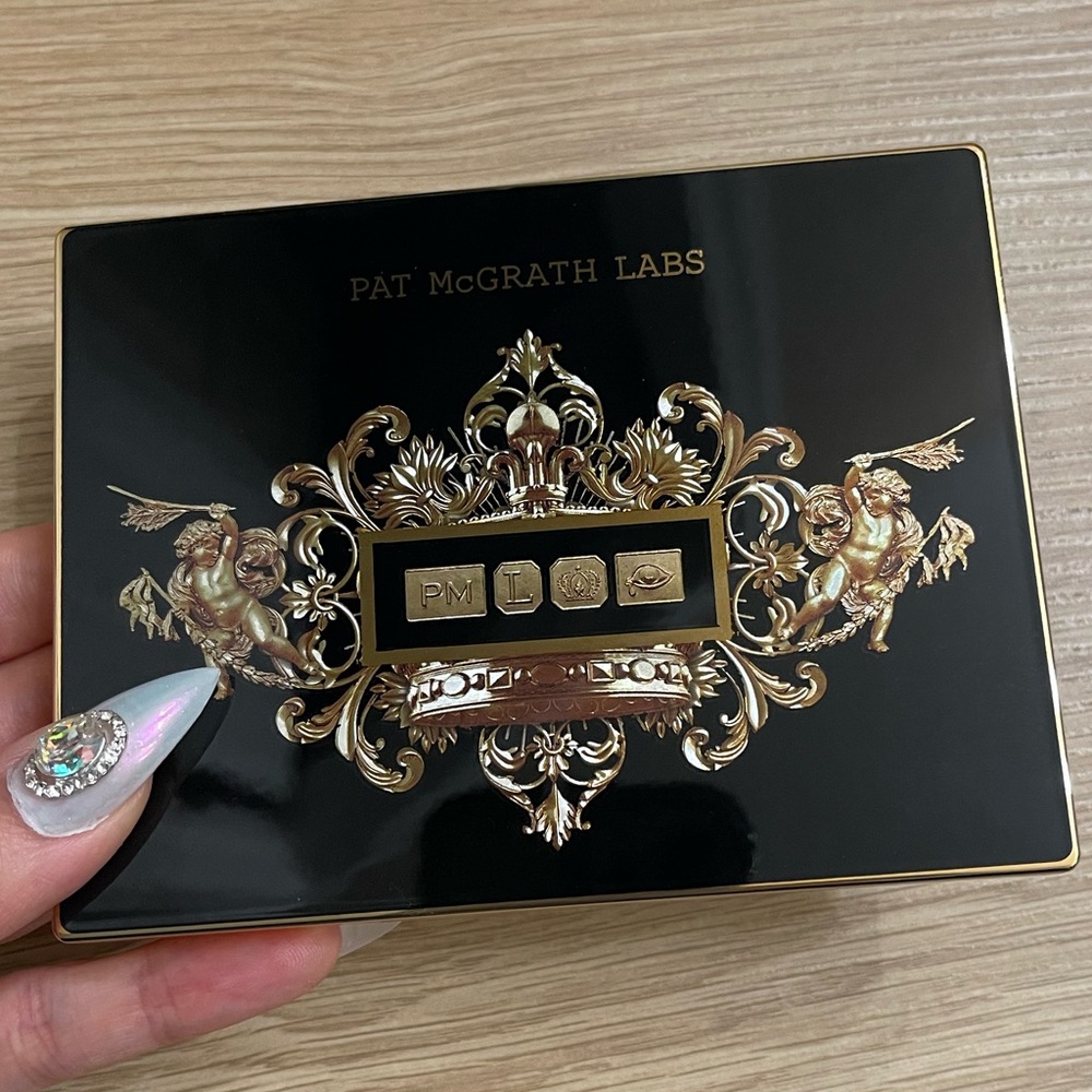 Pat McGrath Gilded Nirvana Mega Eye Shadow Palette